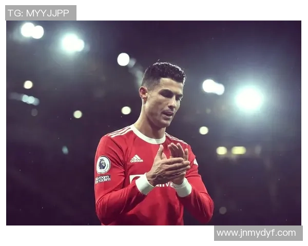 曼联16号足球明星的辉煌历程与未来展望 曼联16号足球明星的辉煌历程与未来展望