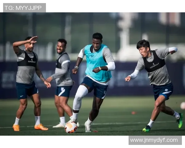 武汉乒乓球队技术争议引发热议球迷与专家观点碰撞激烈 武汉乒乓球队技术争议引发热议球迷与专家观点碰撞激烈